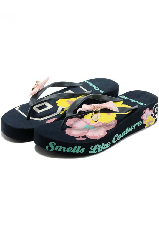 Juicy Couture Callie Wedges Flip Flops Black